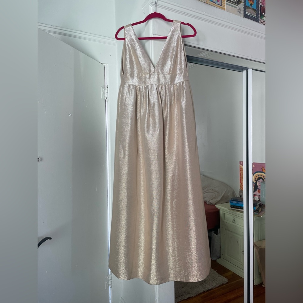 Metallic formal dress! Champagne/light gold color. Size 6 Brand Jill Stuart